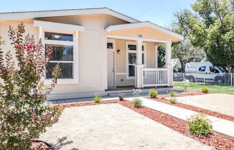 Una casa prefabricada en San Bernardino, California