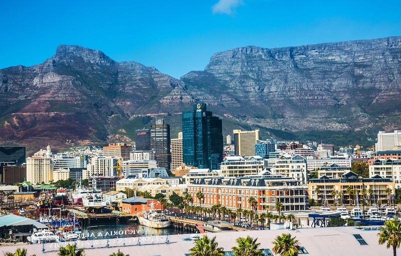 This image shows the city of Cape Town, South Africa, with Table Mountain as the backdrop.